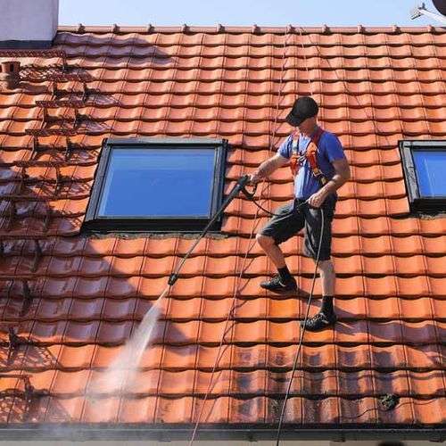 Reinigen van pannendak in Kampen